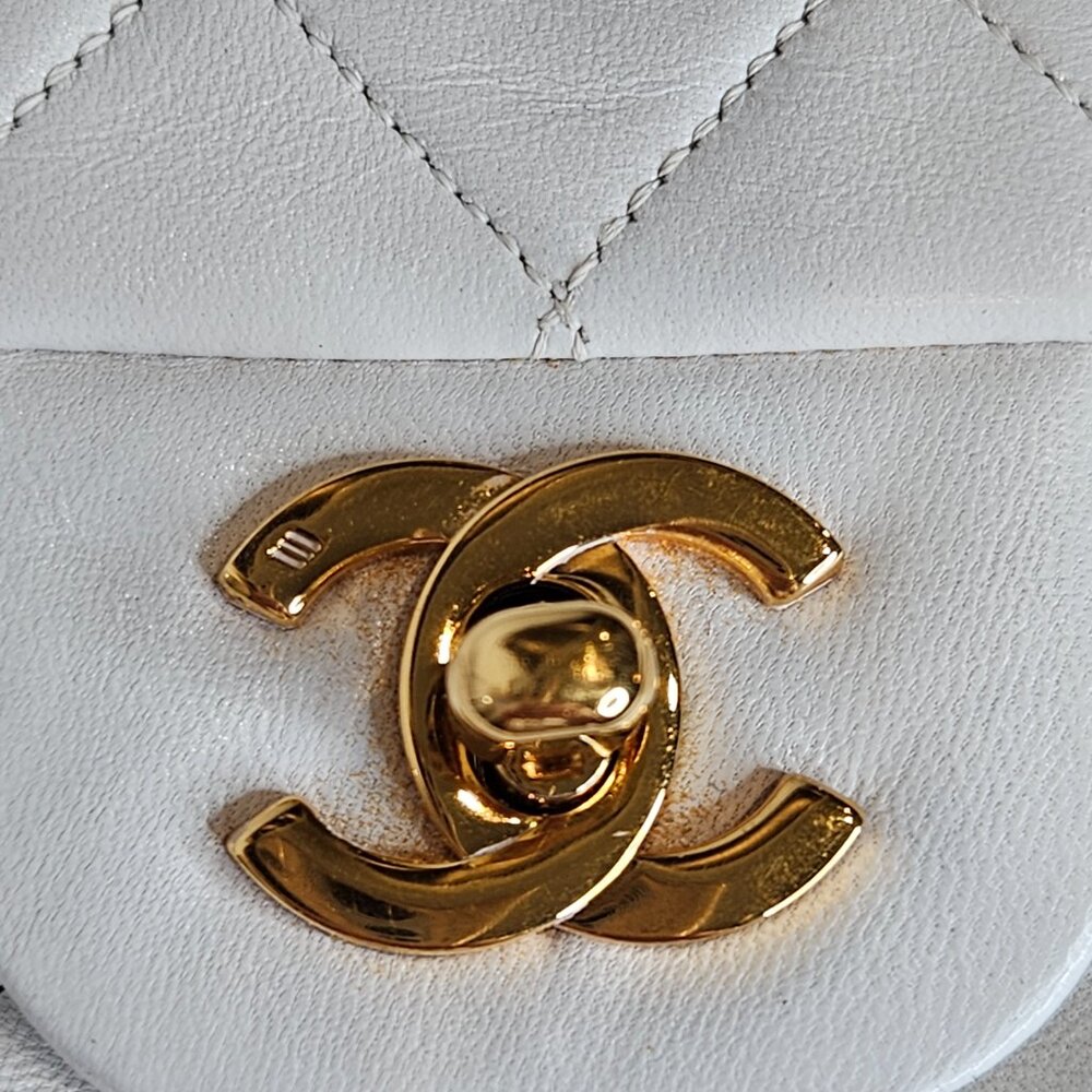 Vintage Chanel Medium 25 Classic Double Flap Lambskin Leather White and Gold - Picture 9 of 16